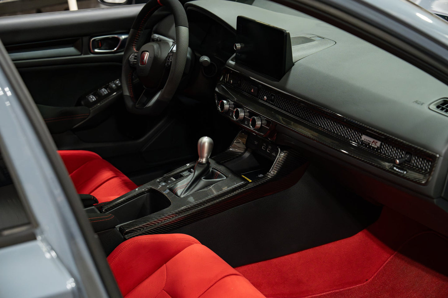 OLM LE Carbon Fiber Interior Dash Cover (2pc) - 2022+ FL Honda Civic / FL5 Type R