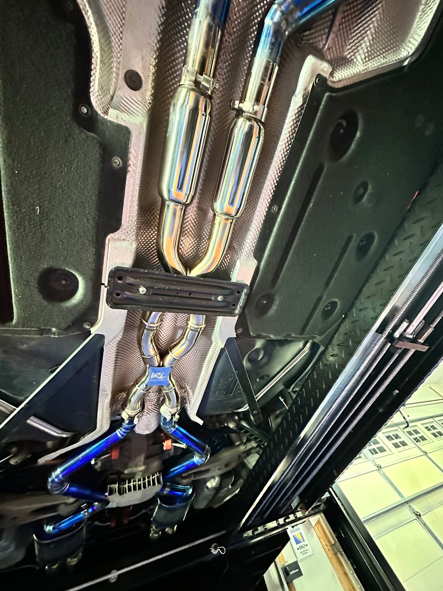 IRL E9x Double X Pipe